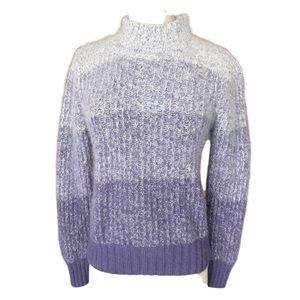 Late 1980s/Early 90s White Stag Nylon/Lambswool/Angora Blend Turtleneck‎ Sweater